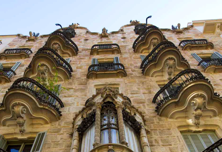 Balcons i Tribuna de la Casa Calvet